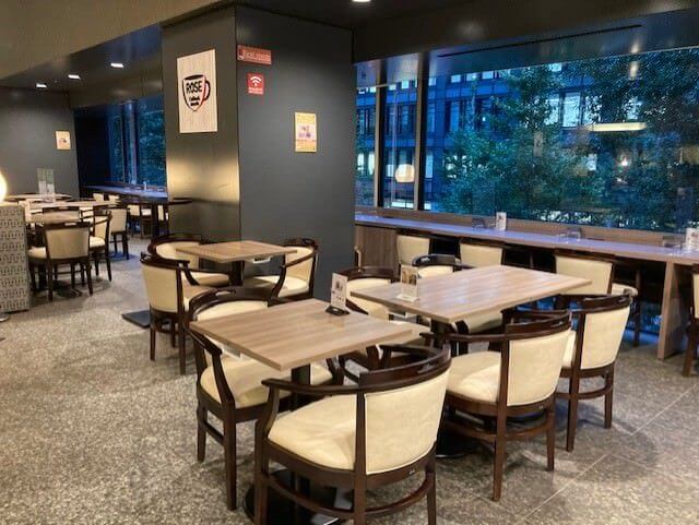 ローズ店内