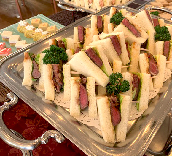 実際のケータリングパーティの風景