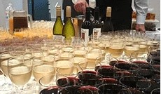 キックオフイベント・周年行事（500名規模・立食）の会場イメージ2